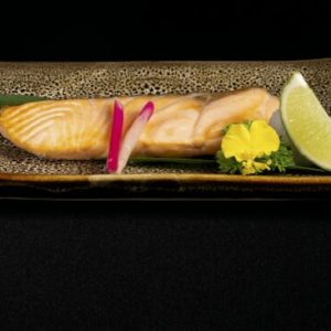 Y16 CÁ HỒI NƯỚNG MUỐI / SỐT NGỌT (SAKE SHIO / TERY YAKI)